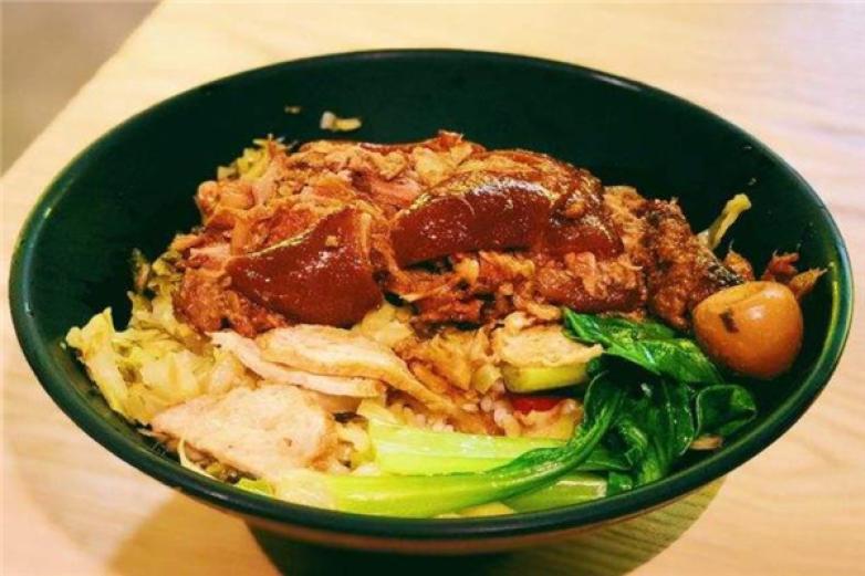 哼哼先生猪肘饭